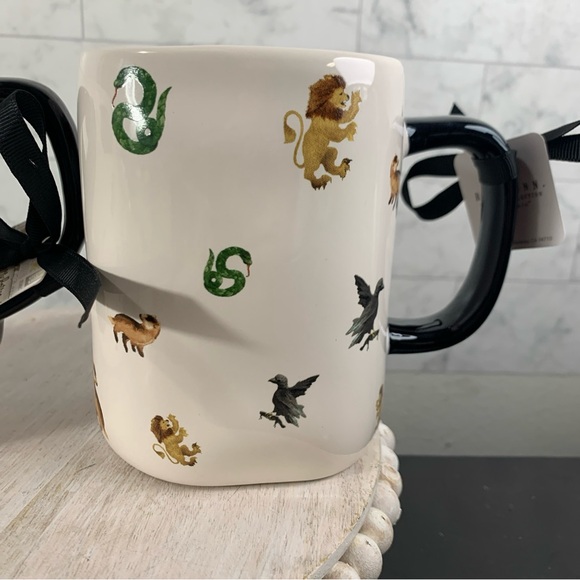 2024 Rae Dunn Harry Potter mug Set Of 2 HOGWARTS & POLYJUICE POTION - Picture 2 of 7